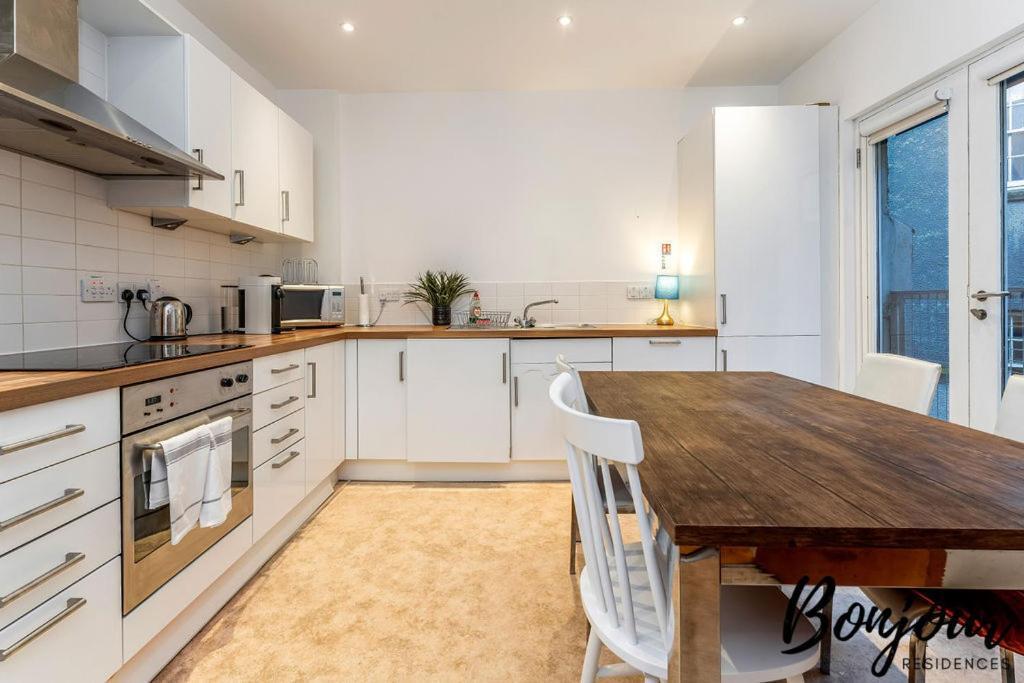 Spacious 2Br-1Ba - Grassmarket - Free Parking By Bonjour Residences Edinburgh Kültér fotó