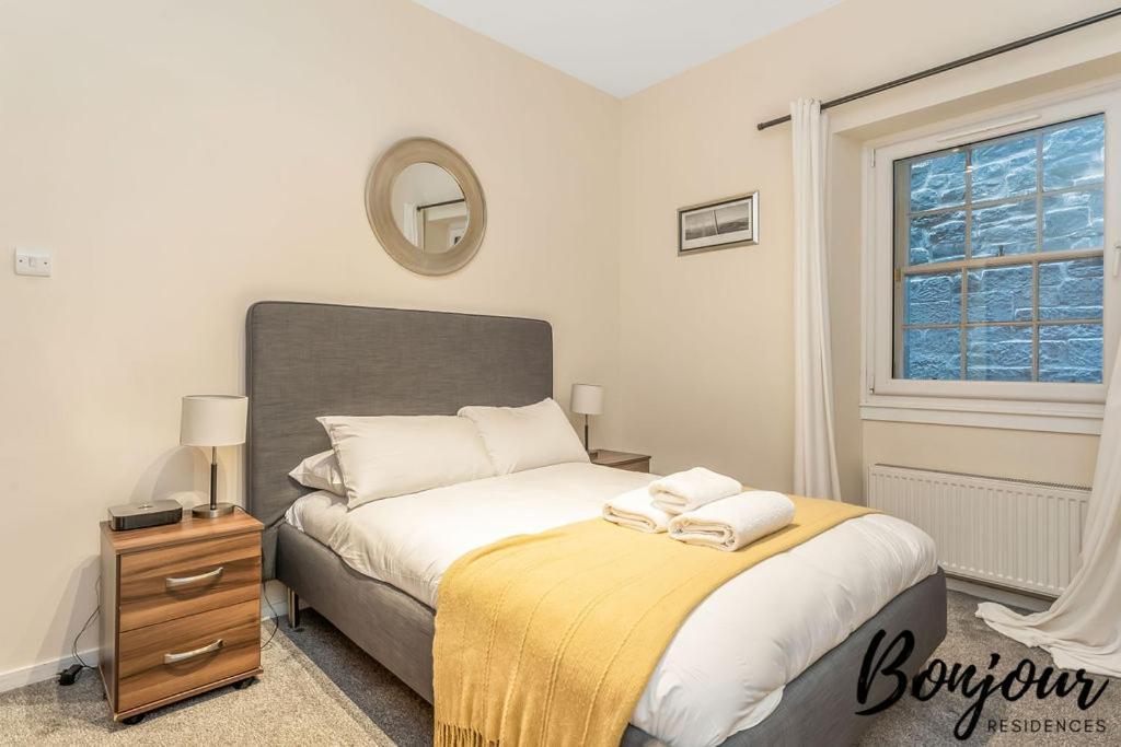 Spacious 2Br-1Ba - Grassmarket - Free Parking By Bonjour Residences Edinburgh Kültér fotó