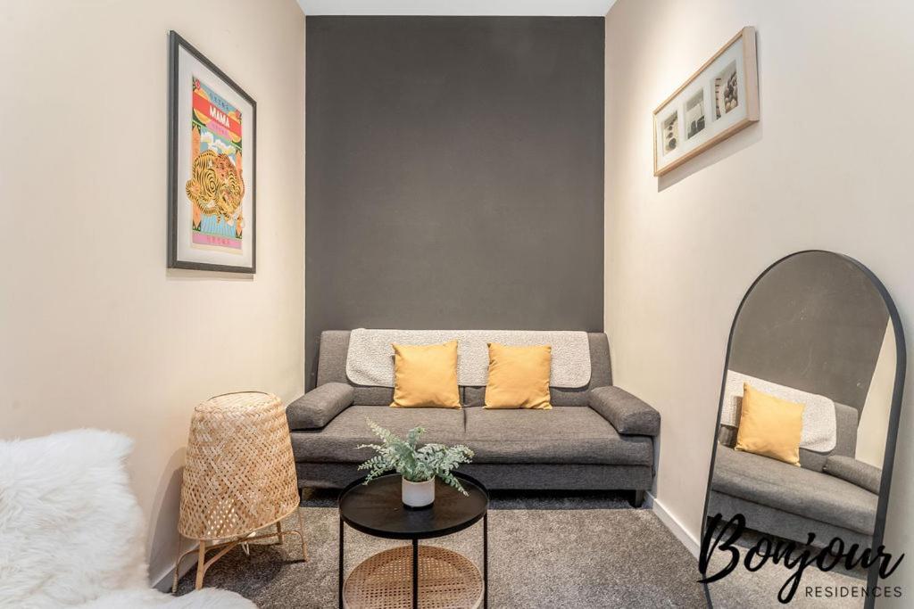 Spacious 2Br-1Ba - Grassmarket - Free Parking By Bonjour Residences Edinburgh Kültér fotó
