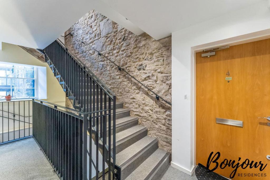 Spacious 2Br-1Ba - Grassmarket - Free Parking By Bonjour Residences Edinburgh Kültér fotó
